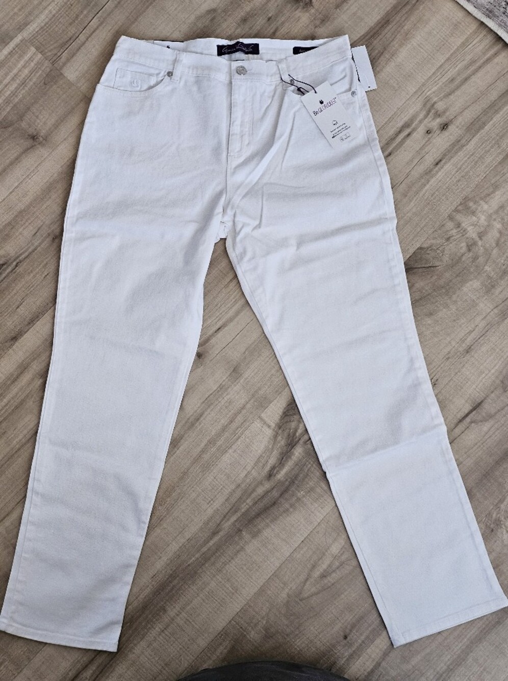 Gloria Vanderbilt Amanda Straight Leg Jeans in White Size 12 Short